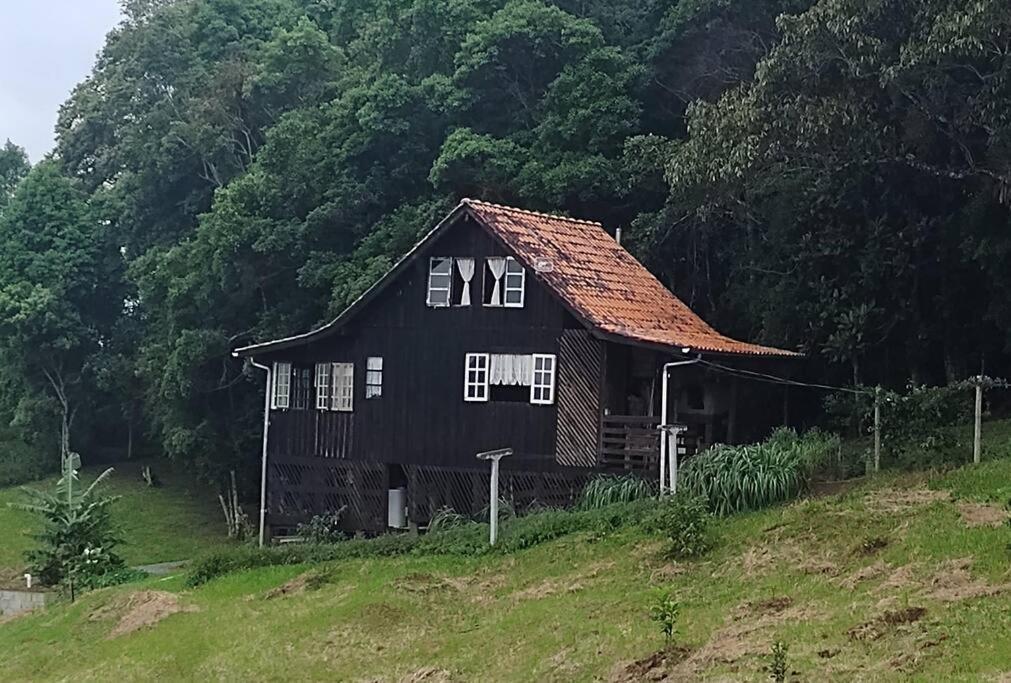 Privacidade, Conforto, Aconchego, Simplicidade. Chalet Anitápolis